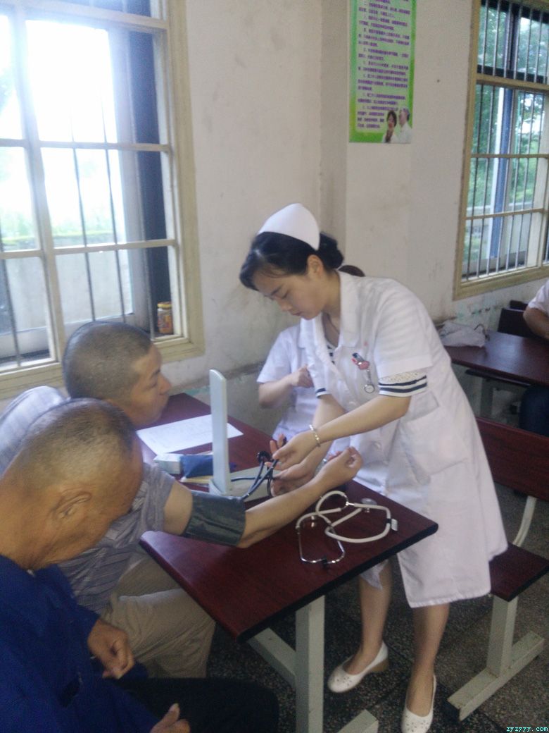 枞阳县中医院党员义诊活动