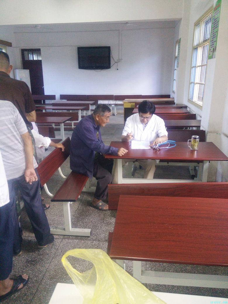 枞阳县中医院党员义诊活动