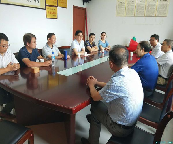 我院与安庆市第一人民医院举行肿瘤专科医联体双向转诊合作揭牌仪式