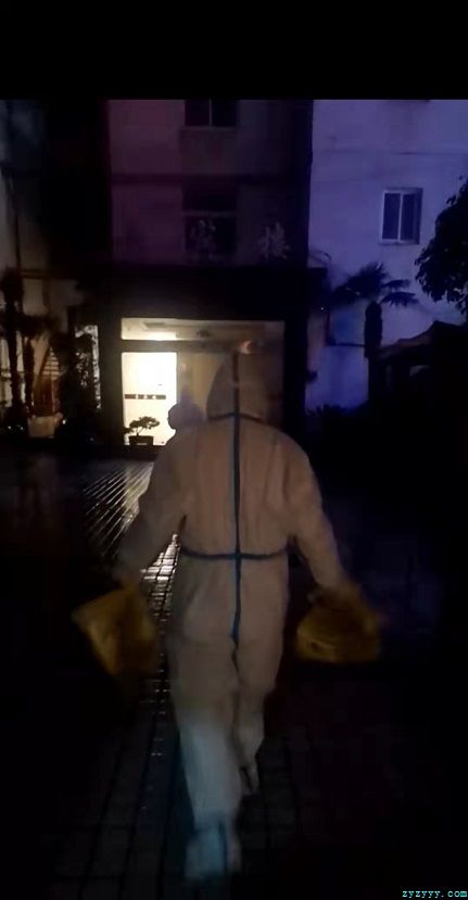 向守护在隔离点的医护人员致敬！